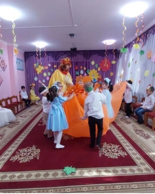 Звездочки және Айгөлек МАД топтарында  күз мерекесі.