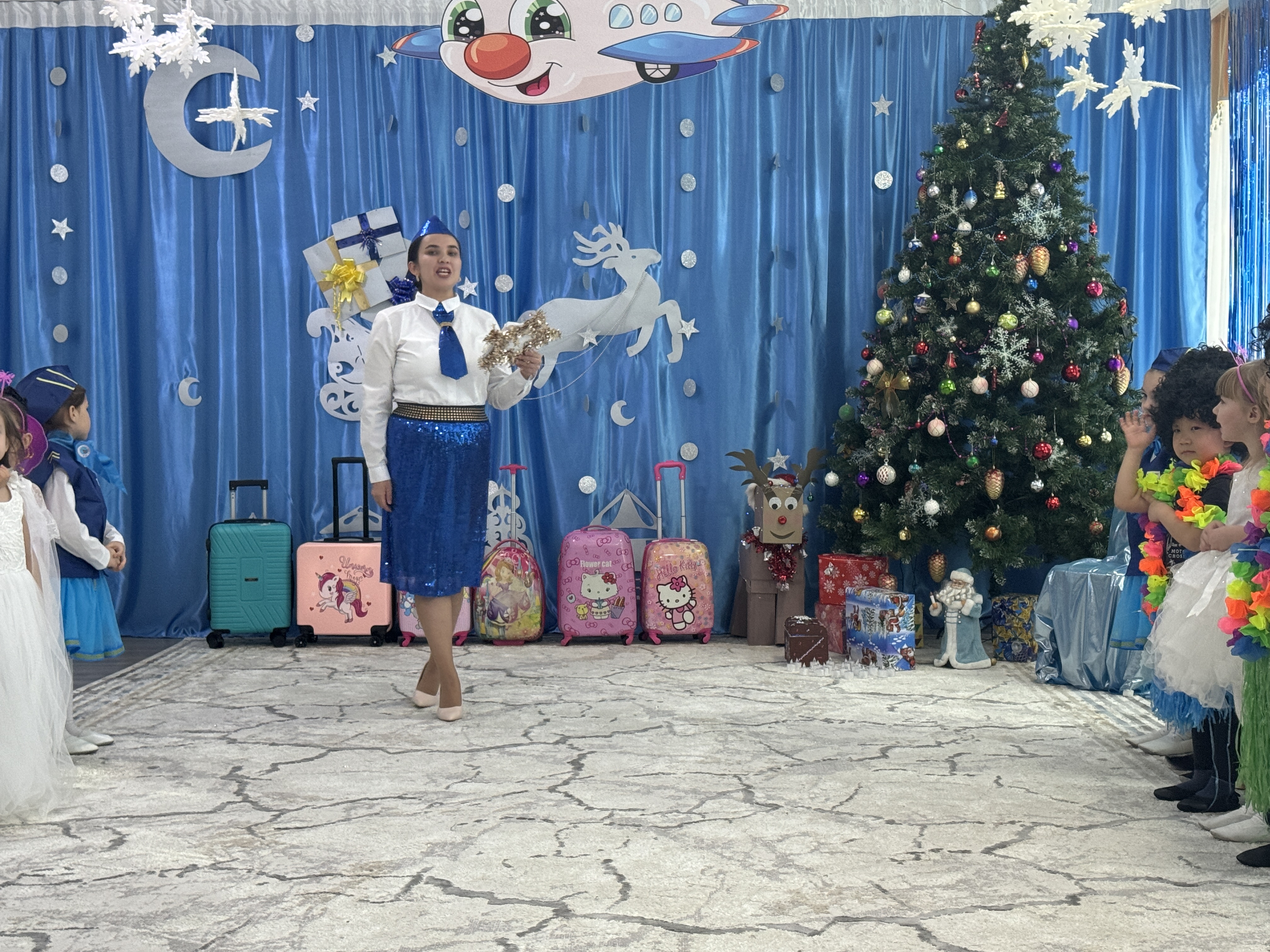 Новогодний утренник в предшкольной группе "Светлячки"